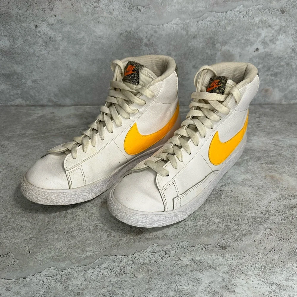 Nike Blazer Mid 77 White Orange Space GS Size 6Y‎ Trainers